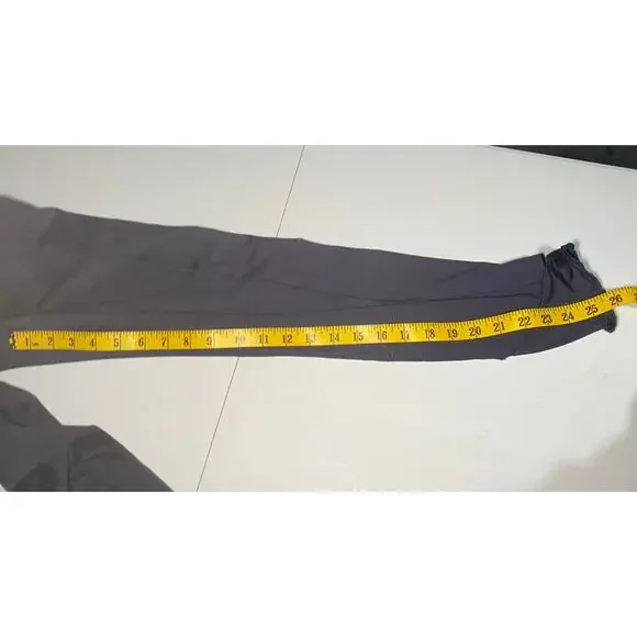 NWT - All in Motion Gray Cropped Yoga Pants - Women's Size M - Picture 6 of 11